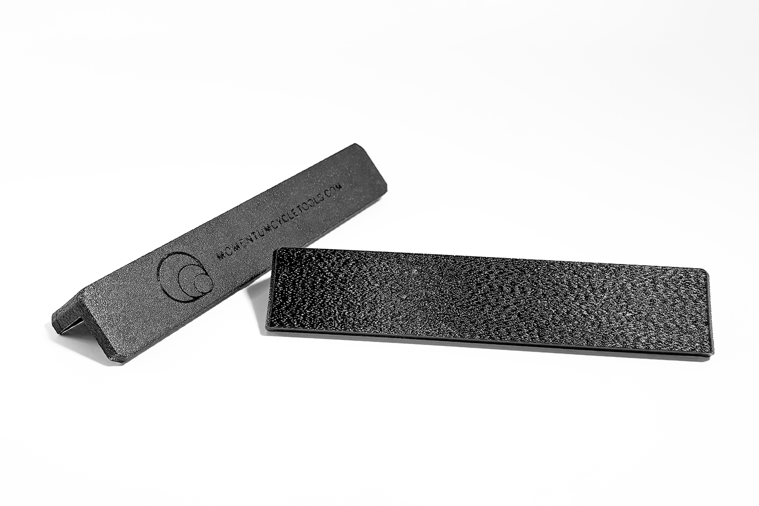 Our Soft Vise Jaw Pads PRO are designed with replaceable pads, allowing for cost-effective upkeep and minimal waste.