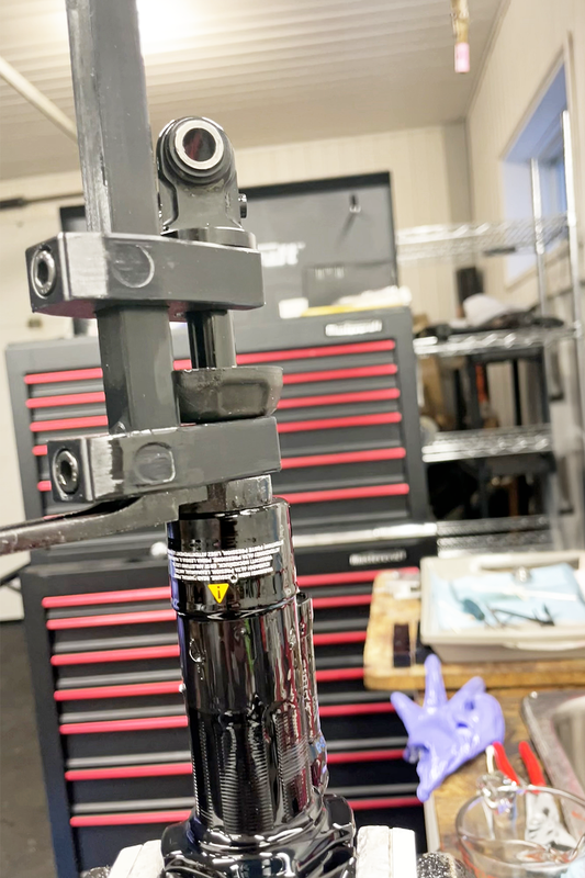 Here is a MTB rear shock being serviced using our 3D printed IFP Spring Compression Tool.